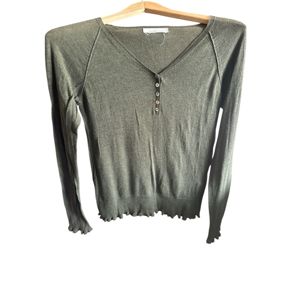 Lowrys Farm Women's Olive Green V-Neck Button-Front Lightweight Top Casual Shirt